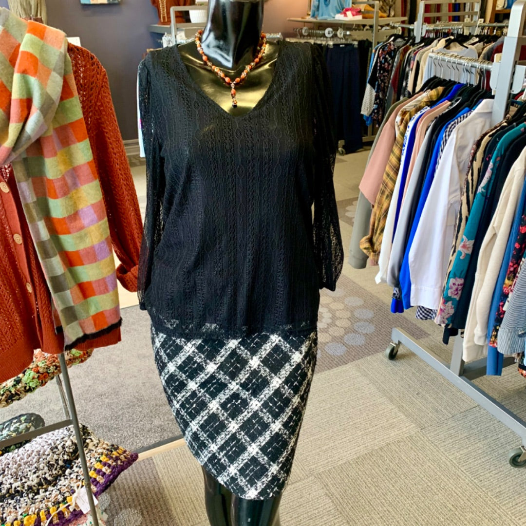 Suzy Shier, Small Black White