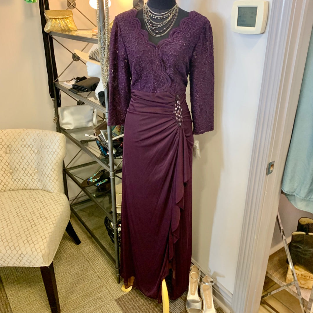 Alex E NWT Gown, Size 12/14 Purple