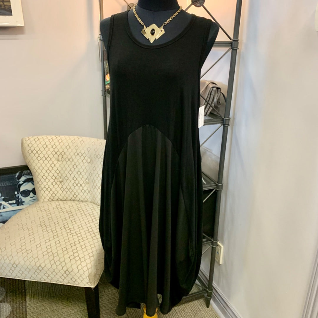 Red Coral, Dresses, Medium Black