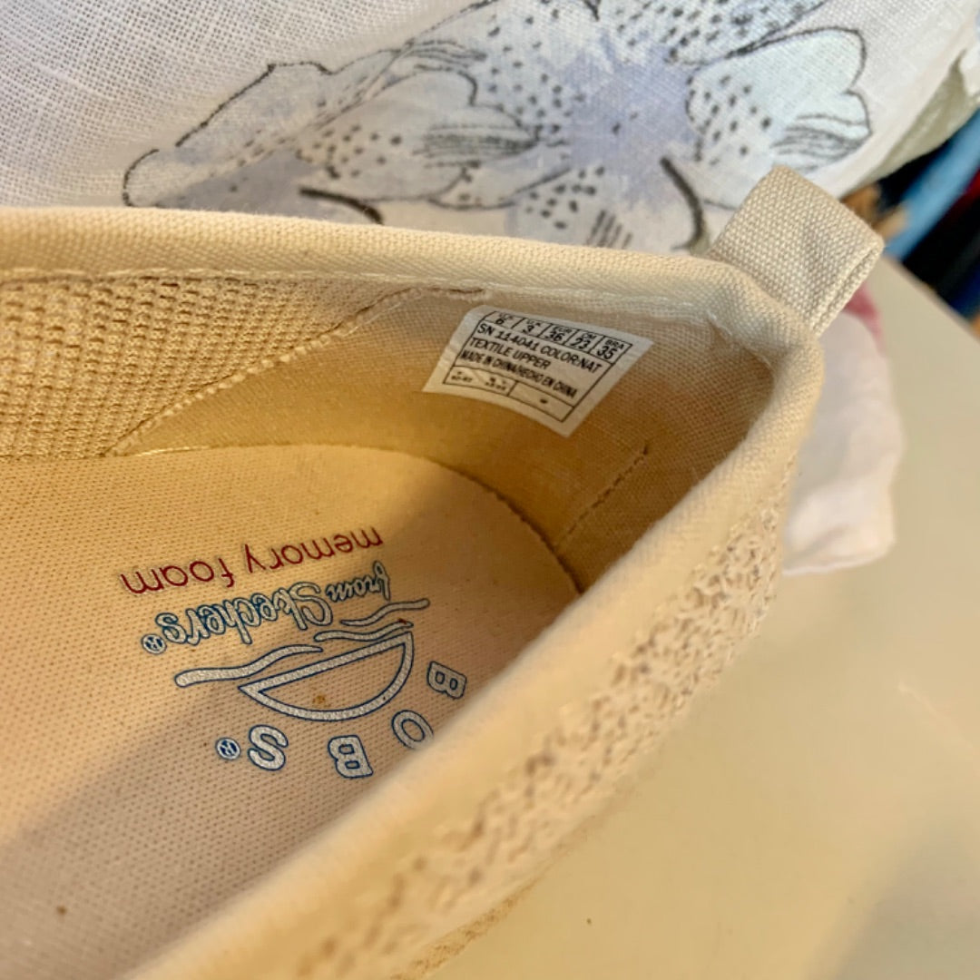 Bobs Skechers, Footwear, Size 6 Cream