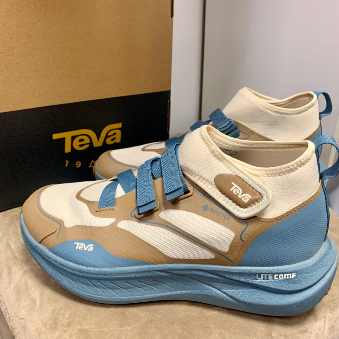 Teva, Footwear, Size 9.5 Beige Blue