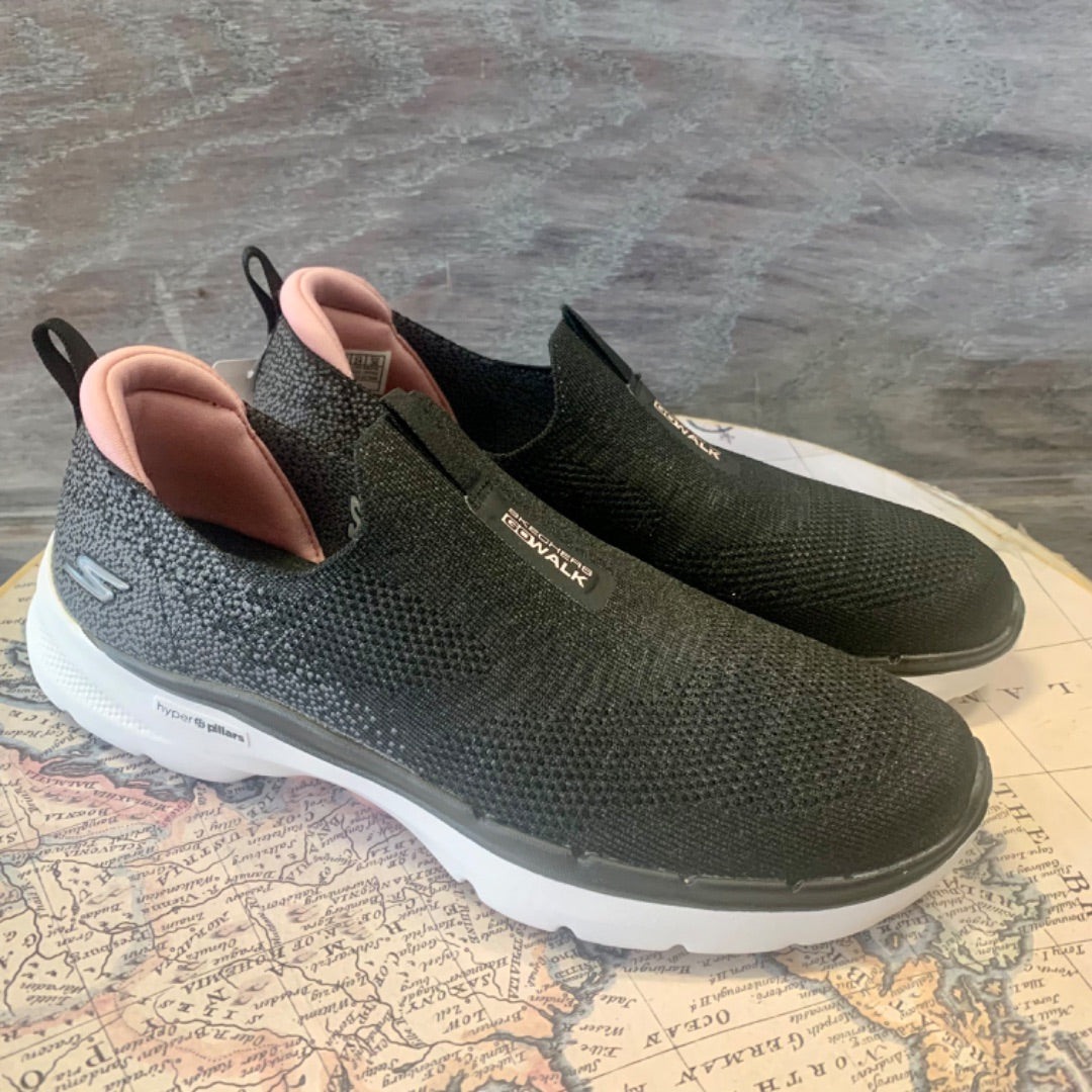 Skechers, Footwear, Size 7 Black