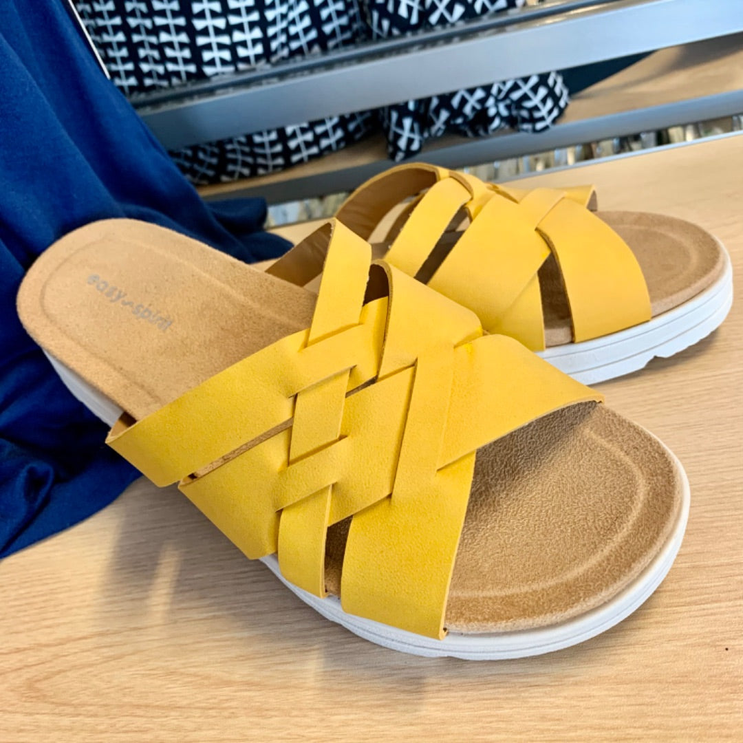 Easy Spirit, Footwear, Size 6.5 Yellow
