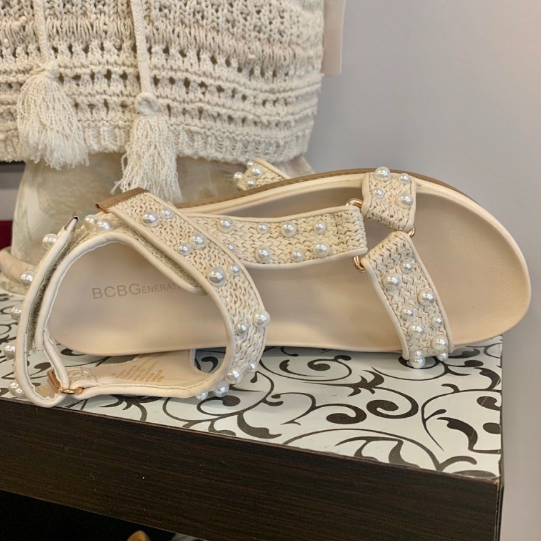 BCBG, Footwear, Size 7.5 Beige