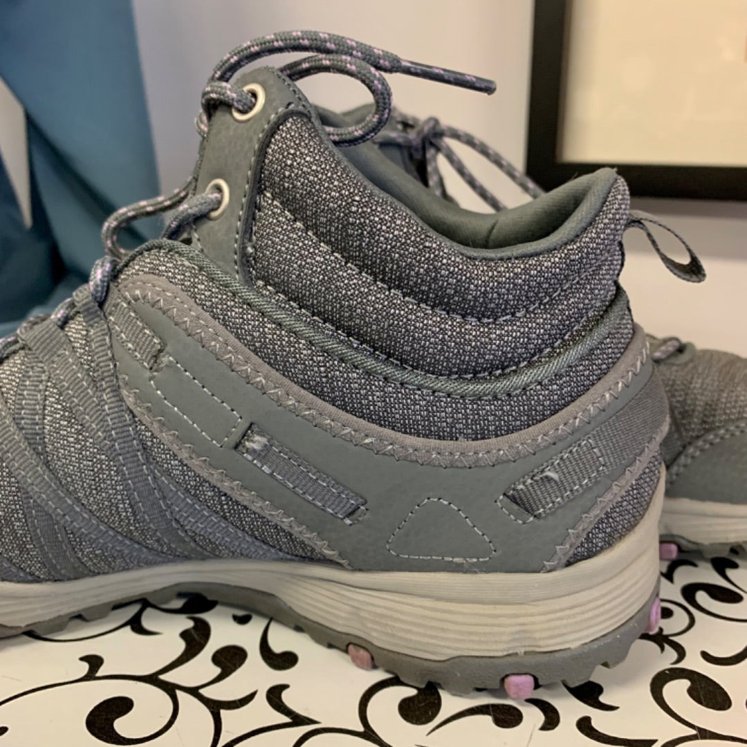Skechers, Footwear, Size 8.5 Grey