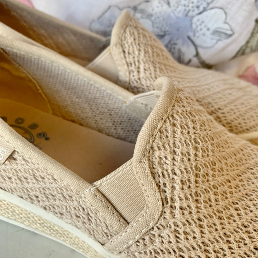 Bobs Skechers, Footwear, Size 6 Cream