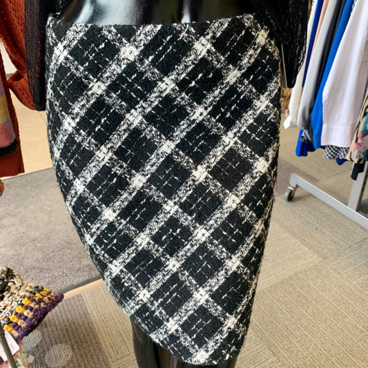 Suzy Shier, Small Black White