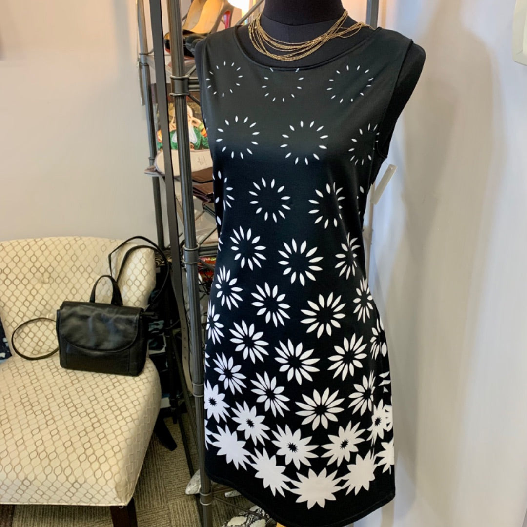 Miss Versa, Dresses, Small Black White