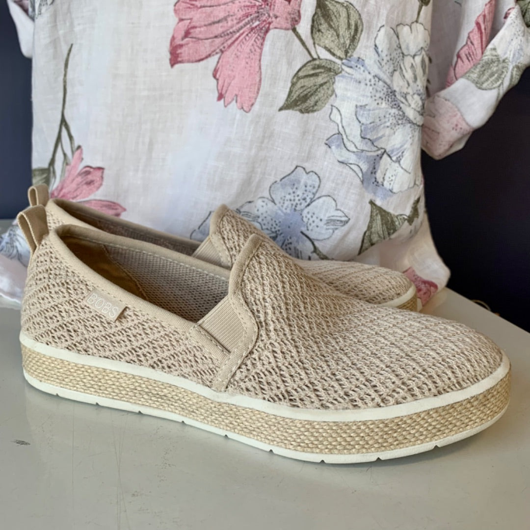 Bobs Skechers, Footwear, Size 6 Cream