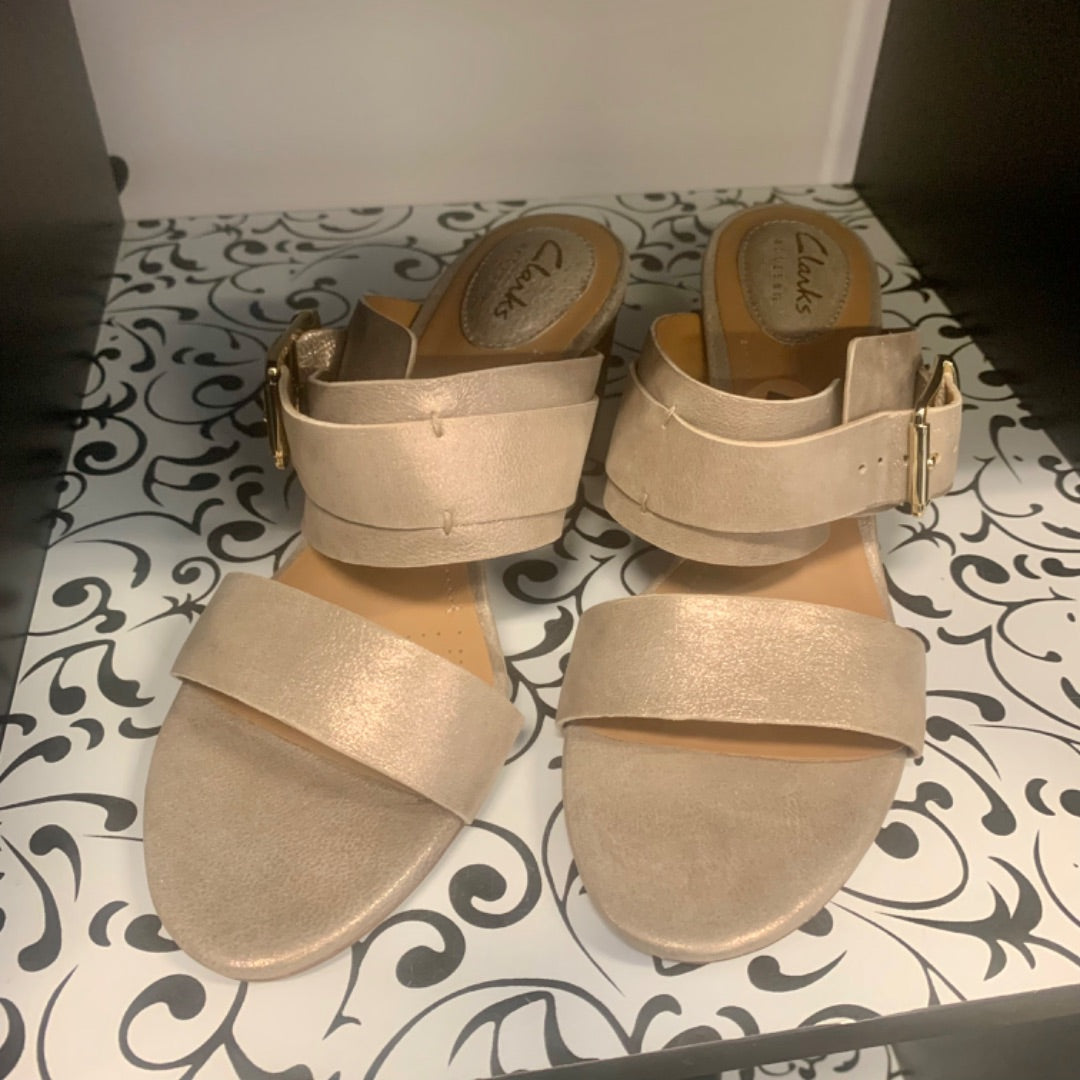 Clarks, Footwear, Size 7 Grey Silvery
