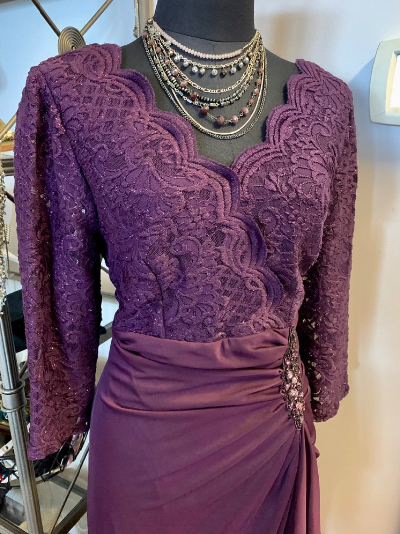 Alex E NWT Gown, Size 12/14 Purple