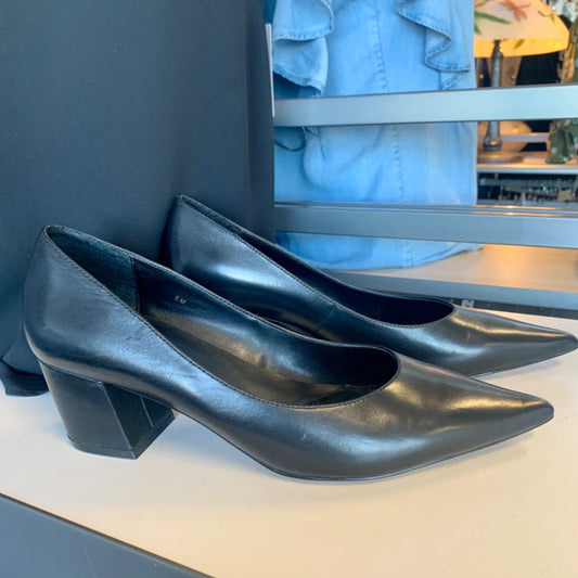 VanEli, Size 8 Black