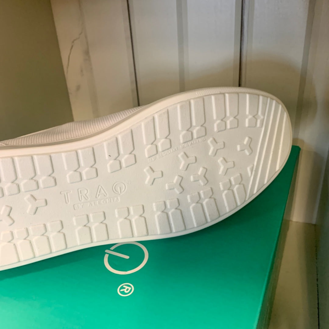 Traq, Footwear, Size 10 White