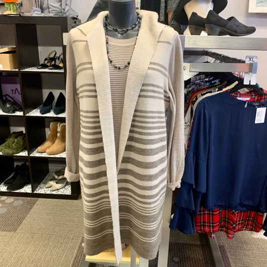 Max Studio, Large Beige