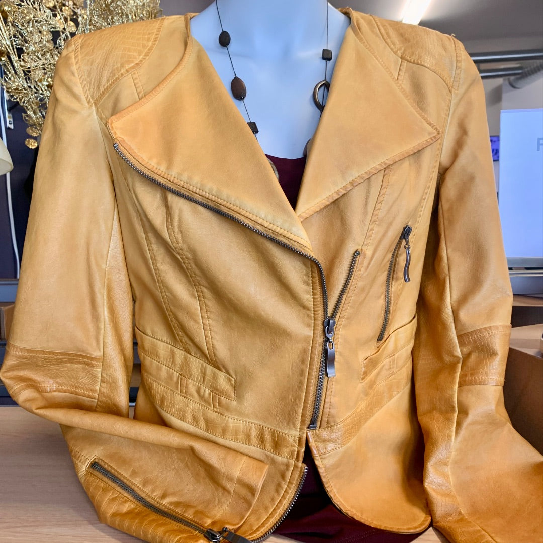 The Fillmore, Jackets, Medium Yellow