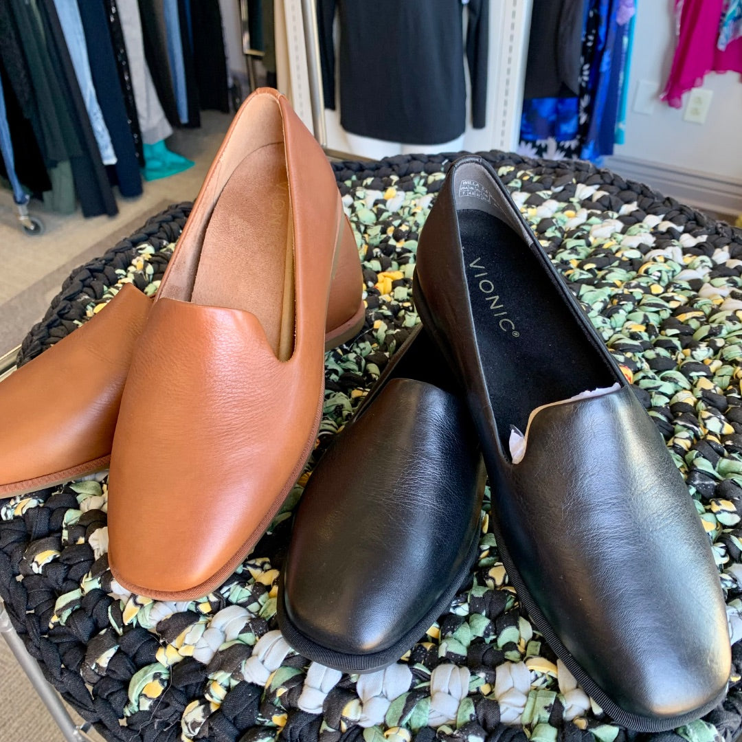 Vionic, Footwear, Size 8 Tan