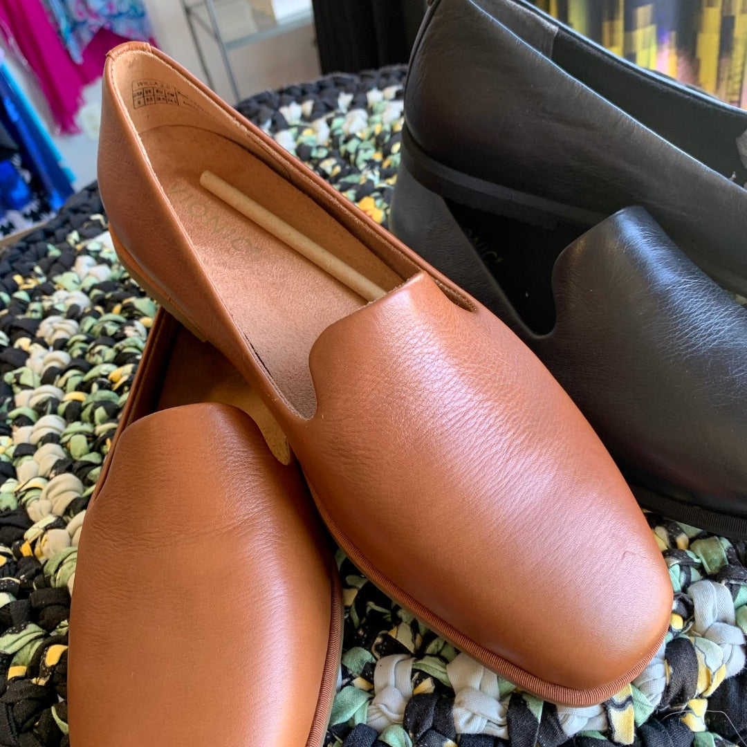 Vionic, Footwear, Size 8 Tan