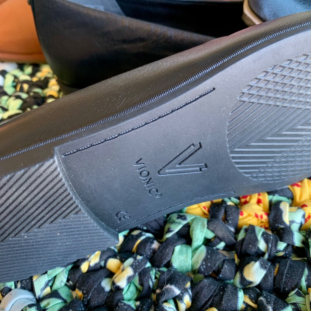 Vionic, Footwear, Size 7 Black