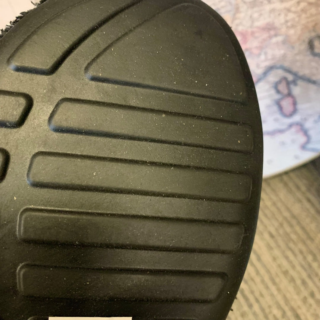 Strive, Footwear, Size 8 Black