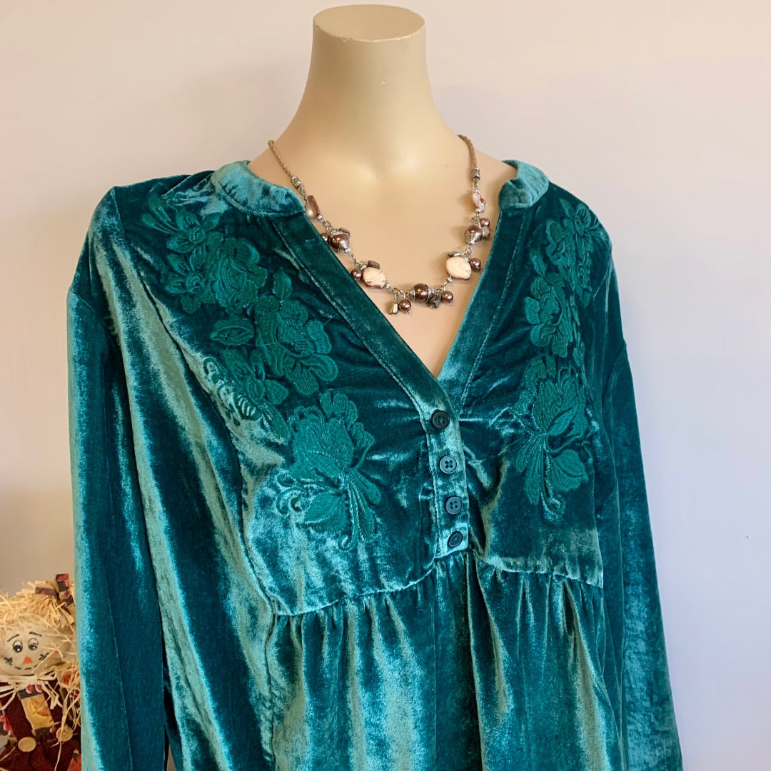 Torrid, Tops, XLarge Green