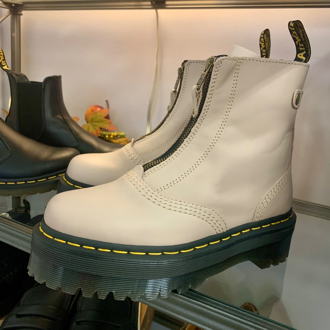 Dr Martens, Footwear, Size 7 Vintage Taupe