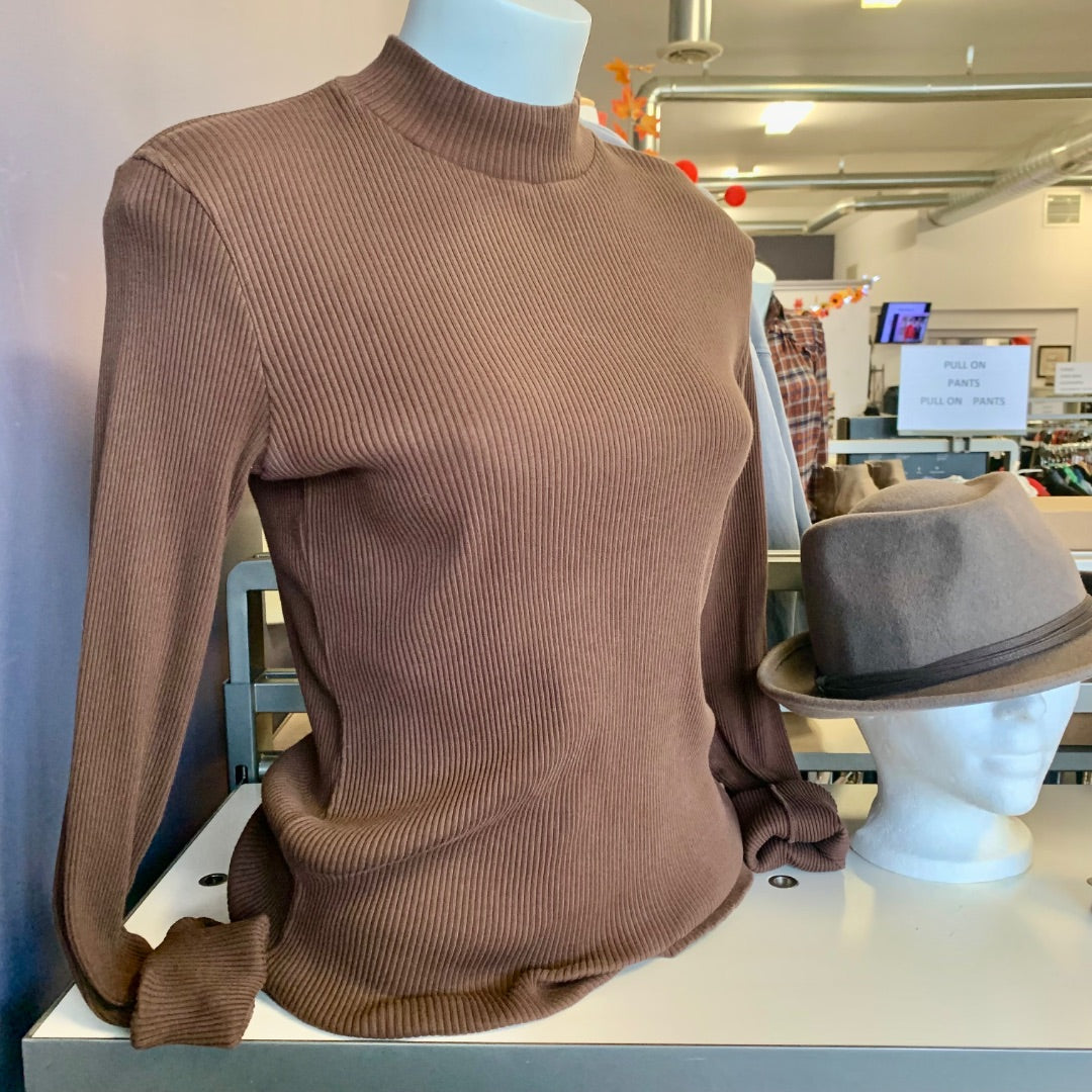 Uniqlo, Tops, Medium Chocolate Brown