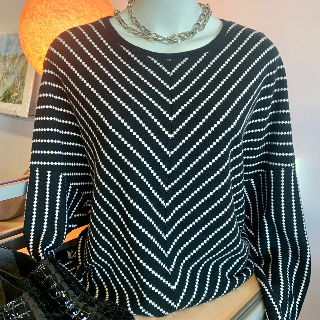 Reitmans, Sweaters, Large Black White