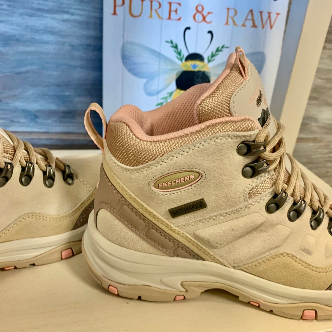 Skechers, Footwear, Size 7 Beige Multi