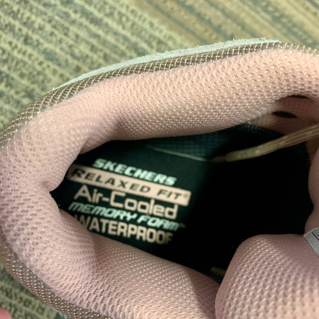 Skechers, Footwear, Size 7 Beige Multi